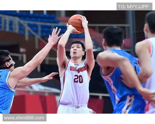 任骏飞领衔广东队奋战CBA赛季展现篮球才华与团队精神的完美结合